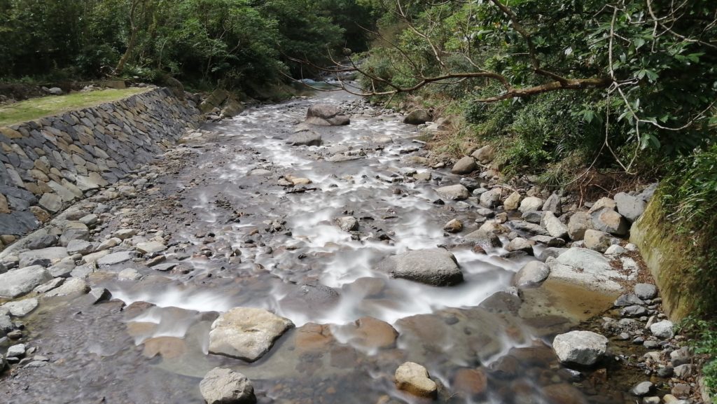 拱型砌石固床工縮減上下游高差