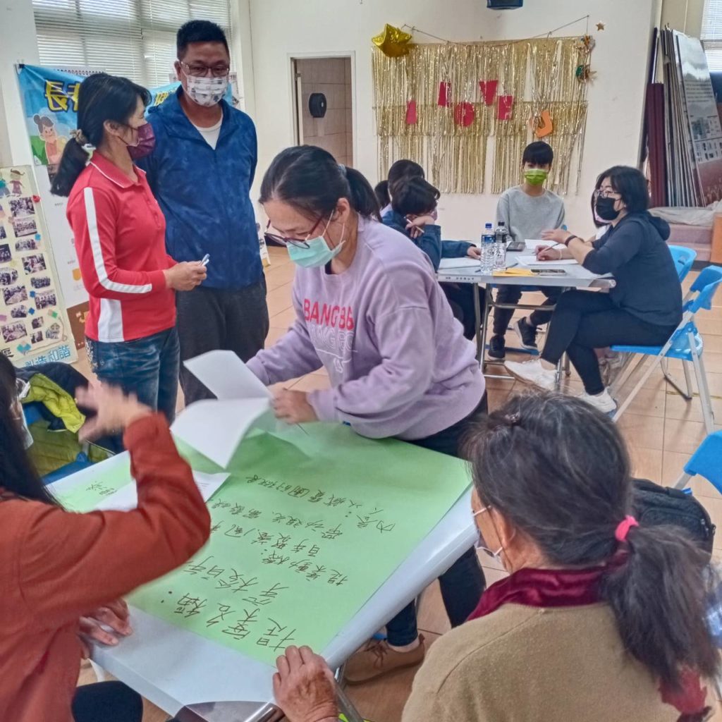 ▲民眾在參與式預算活動中表現出構想與建言。(圖/金門文化局 提供)