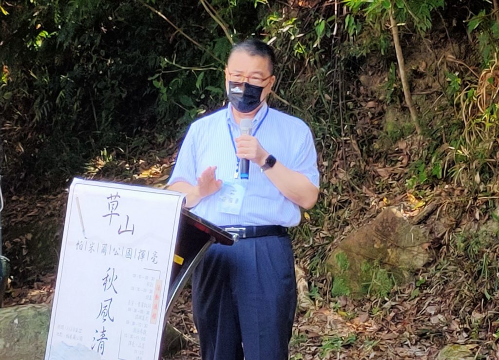 內政部長徐國勇指出于右任書法刻石，是國家公園內重要的特色資產。（記者 辛澎祥/攝）