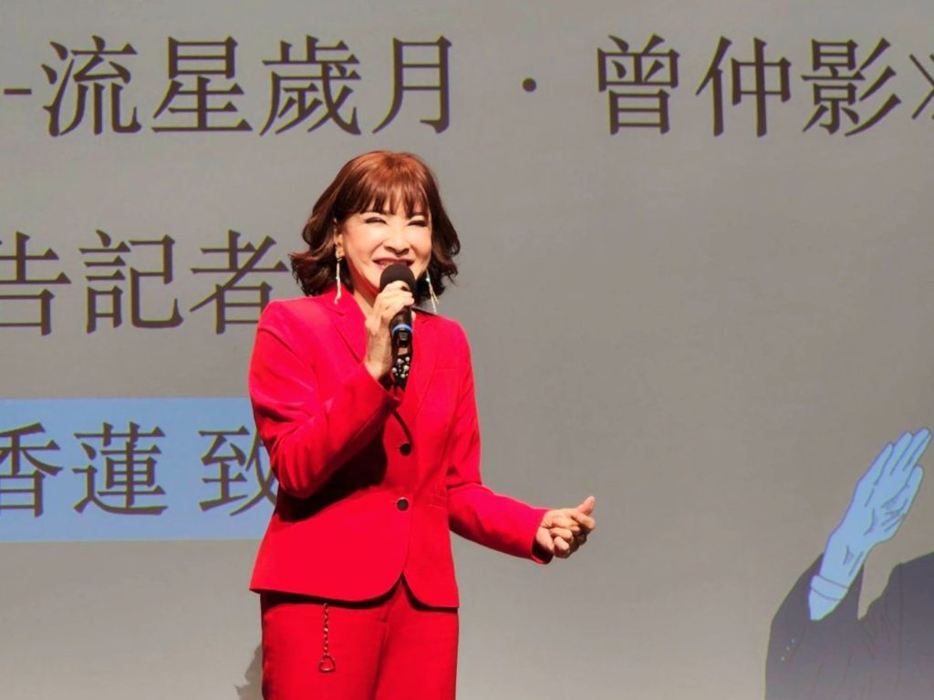 黃香蓮回憶歌仔戲發展歷程的悲喜，呈現對傳統表演藝術的熱愛。（記者 辛澎祥/攝）