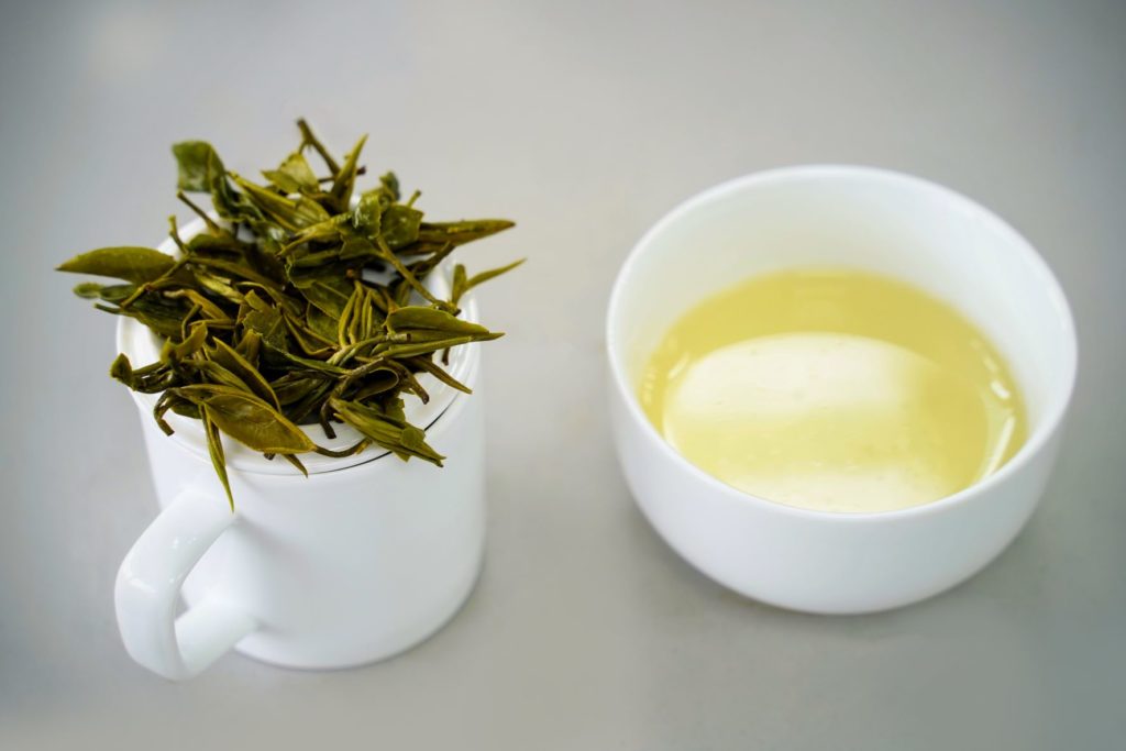 碧螺春茶湯及茶葉展示 