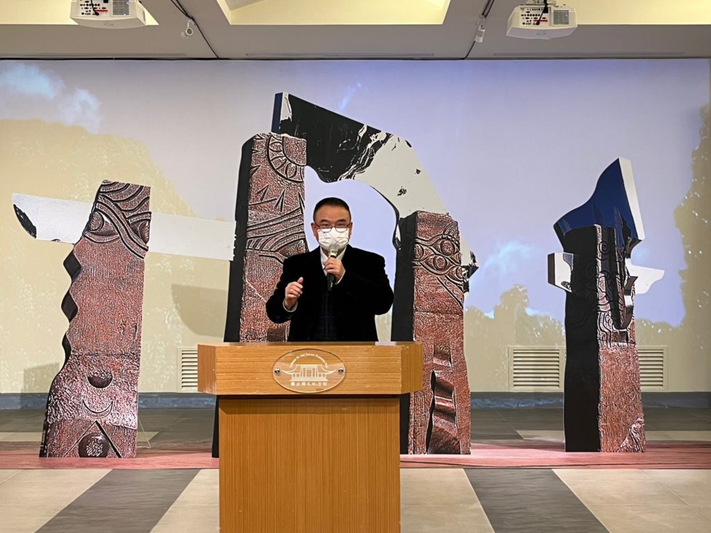 ▲文化部次長蕭宗煌致詞時表達對郭清治教授畢生在雕塑領域成就的高度推崇。(記者 辛澎祥/攝)