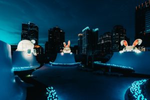 2022空中花園耶誕裝置《嬌兔三窟》_攝影：林峻永 臺中國家歌劇院提供＿2 (1)