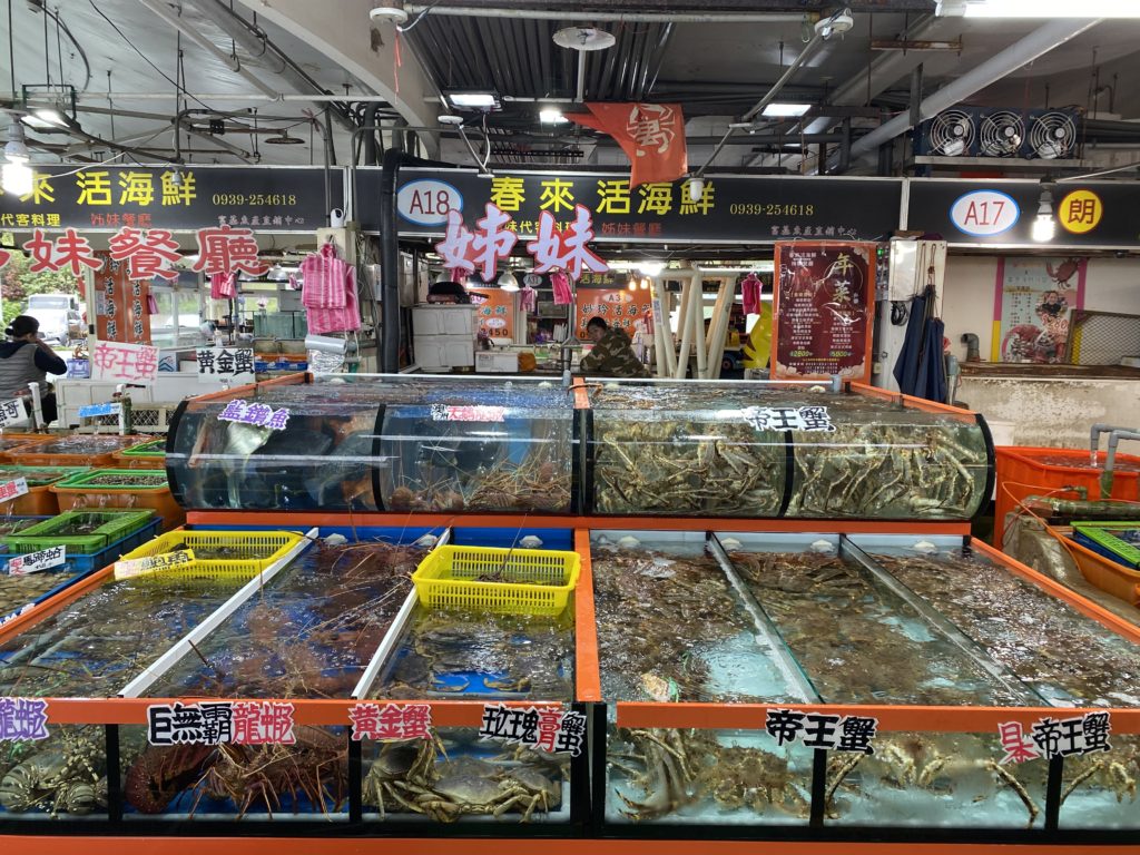 富基魚市攤商除供應年菜預訂,亦供應生鮮活海鮮選購