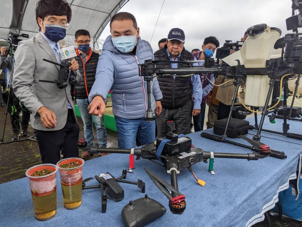 ▲新北市長侯友宜（左二）參觀新北山海造林計畫活動。（圖/新北農業局 提供）