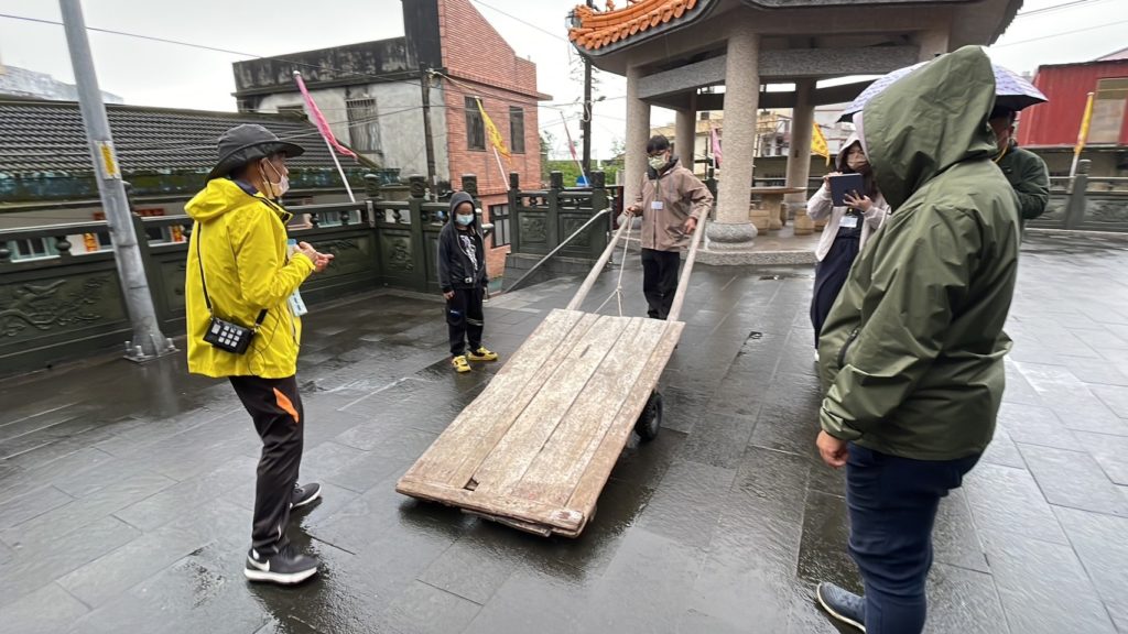 魚路古道漁貨板車。（圖/文化局提供）