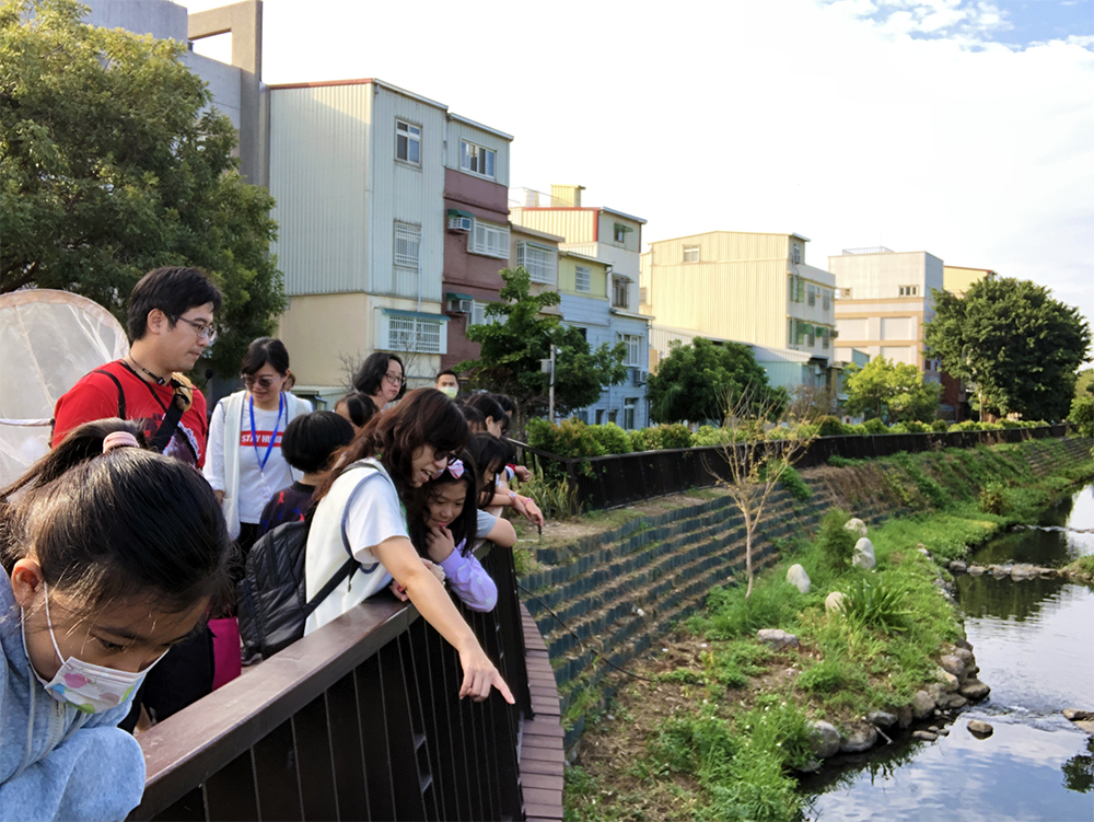 生態走讀微旅行，透過生態繪本導讀，響應SDGs保育陸域生態理念。（圖/中市圖提供）