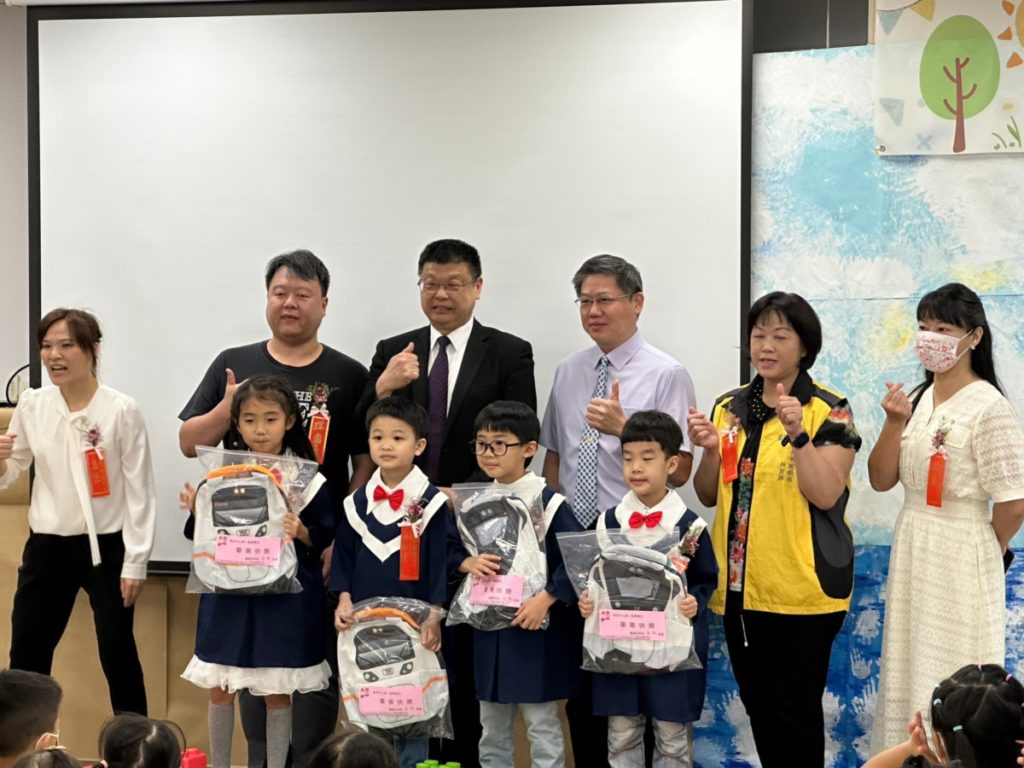 ▲臺鐵局長杜微出席教保中心畢業典禮。