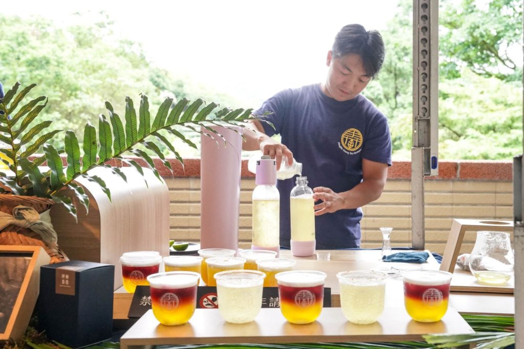 ▲茶藝專家展示沖泡茶的技術。（圖/新北農業局 提供）