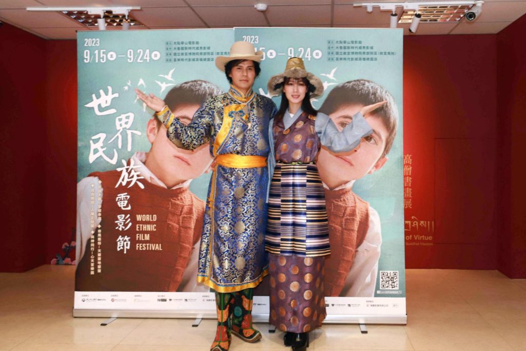 ▲藝人大慶（左）與小薰擔任世界民族電影節活動大使。（記者 辛澎祥/攝）