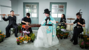 2023臺北藝術節已於本月登場，本週推出融合傳統與現代元素的跨藝術音樂表演《夢廻春閨》。（捌號會所©臺北表演藝術中心提供）