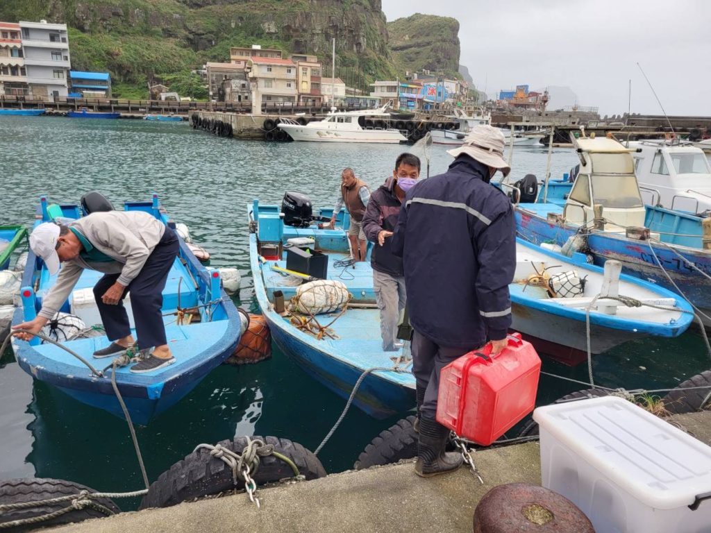 ▲漁民的辛勞工作對在地漁業經濟發展有重大貢獻。（圖/新北漁業處 提供）