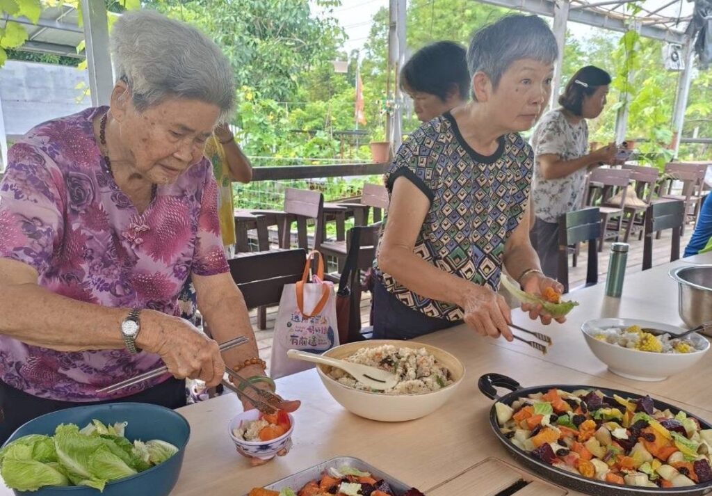 ▲新北社區居民對農業局推廣的綠色服務極力配合。（圖/新北農業局 提供）