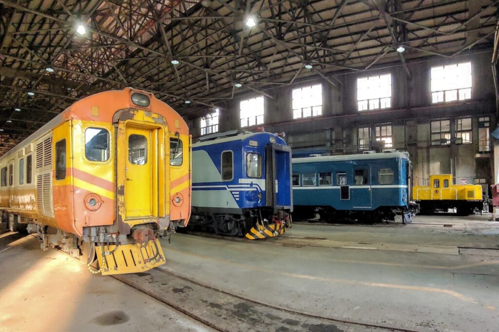 為展示國家鐵道博物館籌備處累積典藏車輛修復典範及量能，於客車工場展示9輛典藏客、貨車，並開放部份車輛供民眾登車參觀。