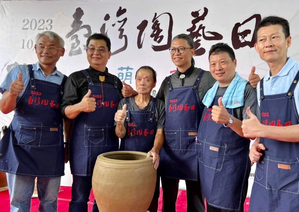 ▲多位陶藝界人士舉行臺灣陶藝日活動。