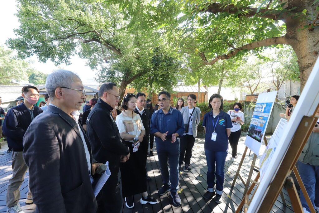 ▲台北市文化局及文資單位為立法院教文會及文化部長史哲（左二）進行簡報。（圖/文化部 提供）