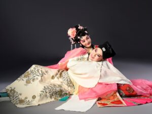 臺灣豫劇團《長安花》(前)劉建華飾演鄭生、蕭揚玲飾演李娃