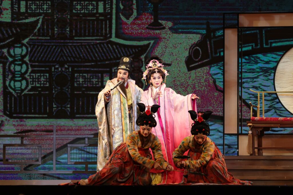 文化部《文化平權巡演－庄頭劇場藝日限定》今年壓軸場邀集唐美雲、小咪、王金櫻等黃金陣容演繹名作《天鵝宴》，吸引許多影迷到場支持。