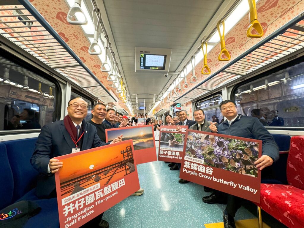 ▲臺鐵與觀光署合作推出彩繪列車與便當。（圖/觀光署 提供）