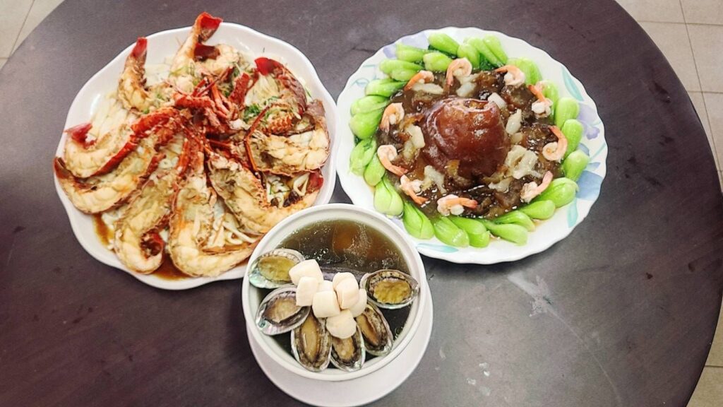 ▲特別的海鮮料理是富基漁港餐廳的拿手好菜。（圖/新北漁業處 提供）