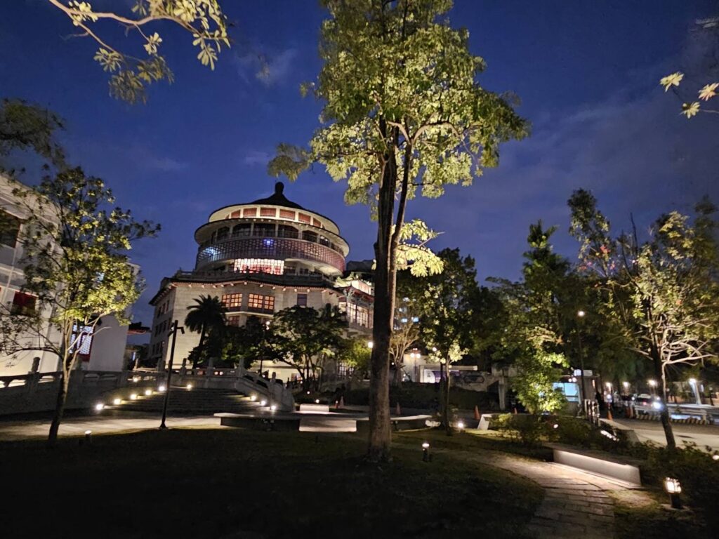 史博館打造出友善光環境廊帶。（圖/史博館提供）