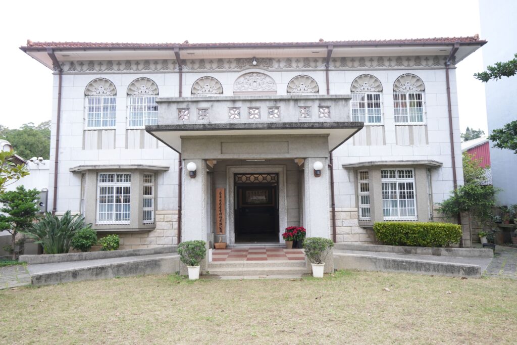 ▲「112年度古蹟歷史建築紀念建築管理維護評鑑」管理維護優良個案「姜阿新洋樓」。（圖/文資局 提供）