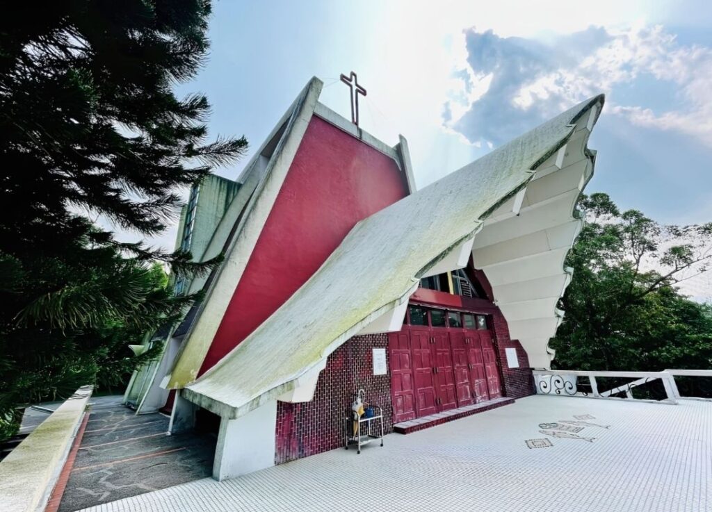 ▲新店花園新城的建築為知名建築師修澤蘭所設計。（圖/國父紀念館 提供）