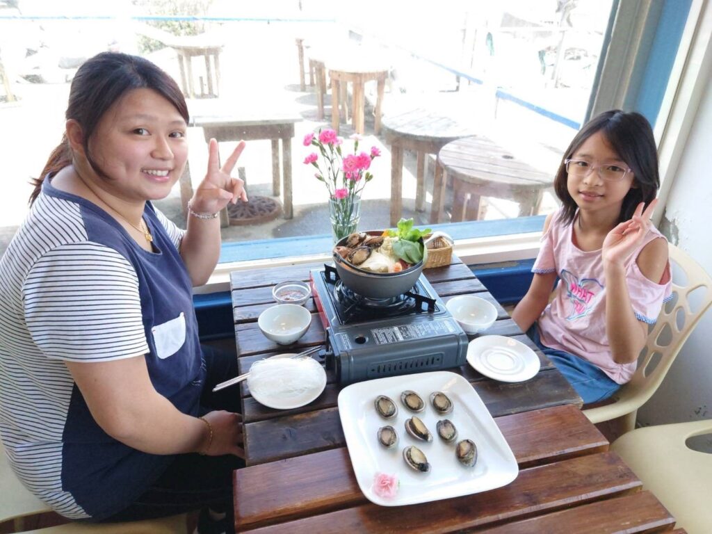 ▲民眾樂於到貢寮的知名餐廳品嚐鮑魚料理，並可歡渡母親節。（圖/新北漁業處 提供）