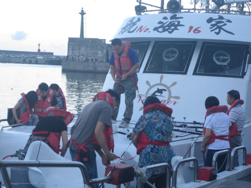 ▲搭乘海釣船進行海上活動，相當怡人自在。（圖/新北漁業處 提供）