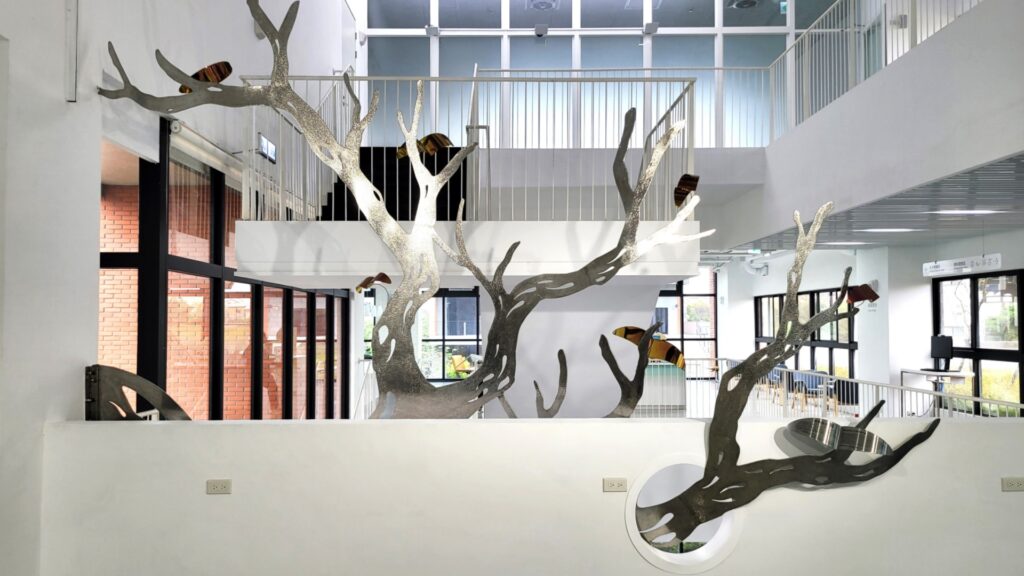 上楓圖書館公共藝術「育樹臨楓」獲美國繆思設計獎及泰坦地產大獎雙國際肯定 。（圖/文化局提供）