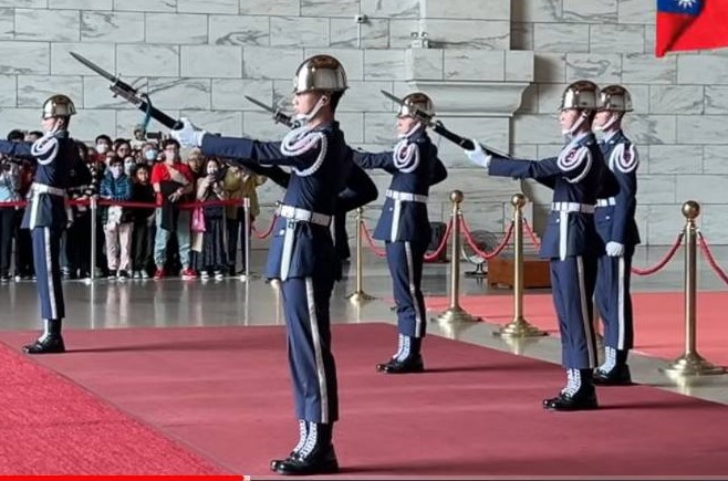 7月15日起國軍儀隊移出中正紀念堂銅像大廳