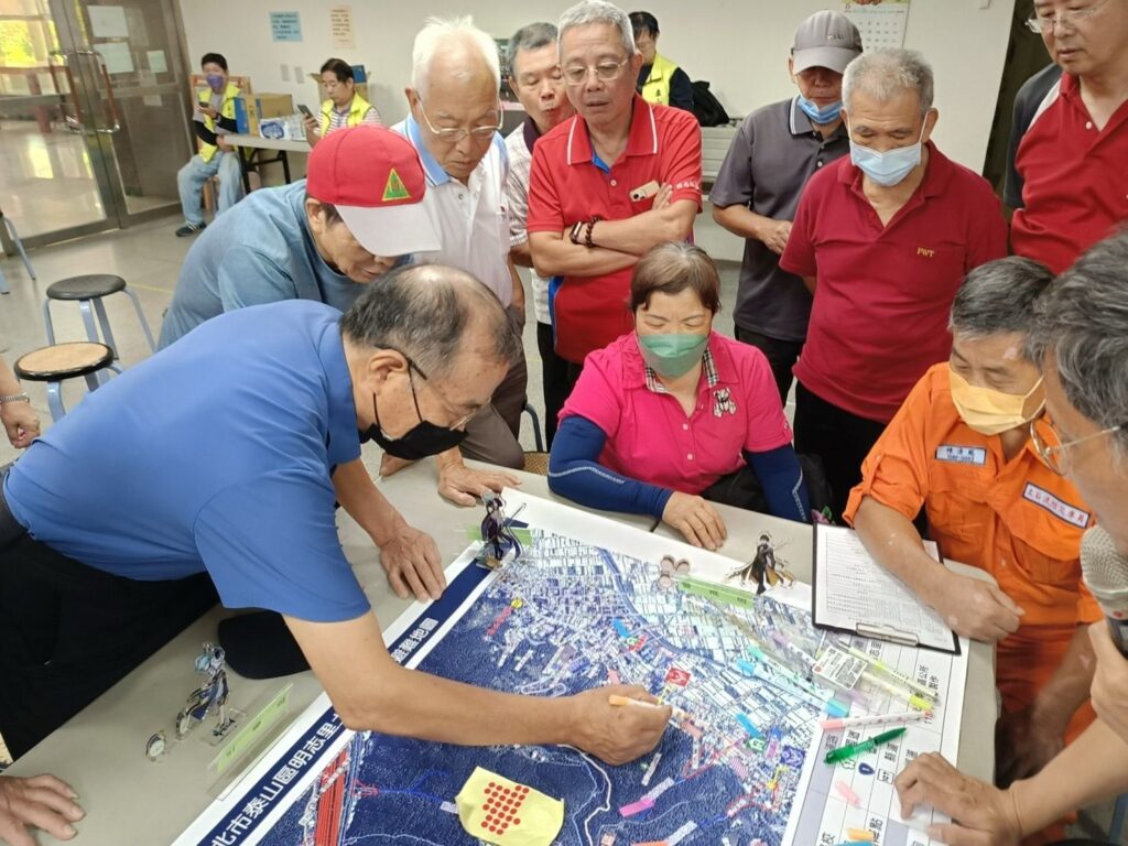 ▲新北市推動複合型自主防災社區演練，受到民眾與居民的關注。（圖/新北市農業局 提供）