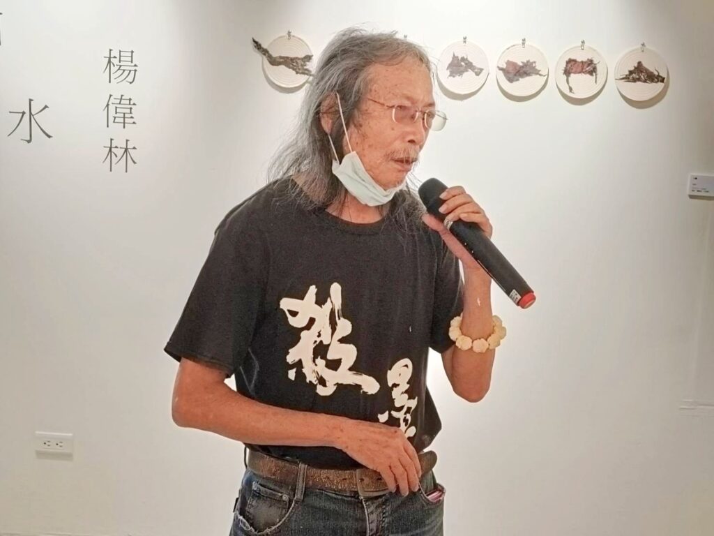 ▲現代水墨畫大師洪根深教授，在洪根深美術館說明館藏與營運方向，並強調在地設館的功能與角色，讓人印象深刻。（記者 辛澎祥/攝）