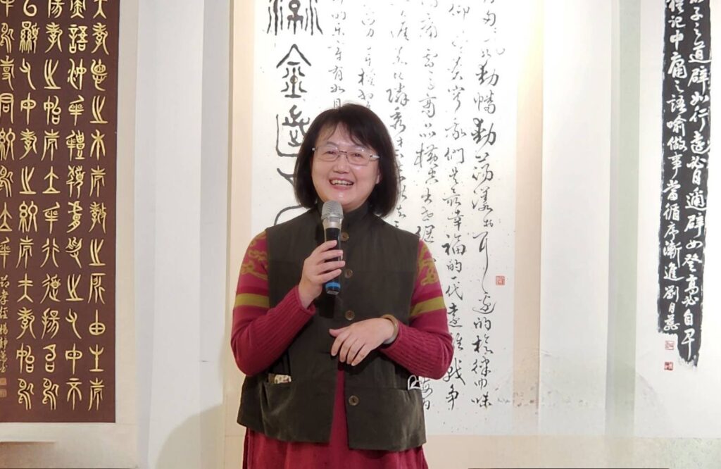 ▲臺灣女書法家學會理事長連瑞芬認為中華婦女書會有著深厚的傳統歷史,對未來的交流發展具有繼往開來的正面意義。(記者 辛澎祥/攝)