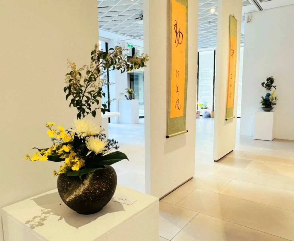 ▲展場所呈現的花藝作品擺設,頗為吸睛。(圖/陳耀姬 提供)