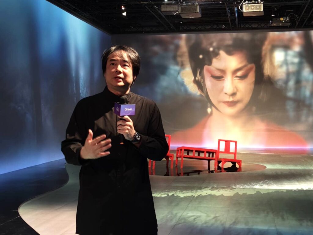 王奕盛現場導覽 。(記者 陳安婷/攝 )