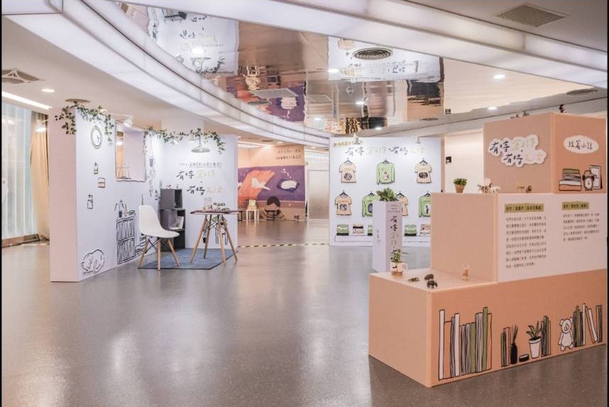 2024年第14屆新北市文學獎得獎作品展示現場一隅。 (圖/文化局提供)