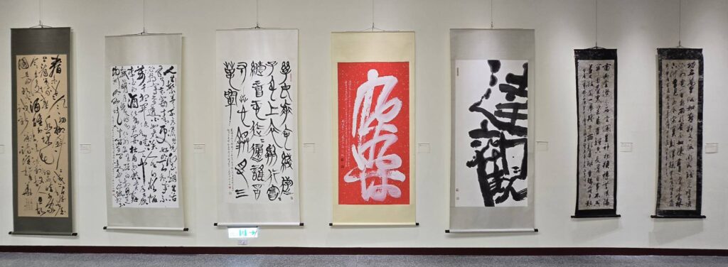 ▲參展作品的多元與藝術性,讓創作者的文意掌握趨於專業與人文特質,令人視野大開。(記者 辛澎祥/攝)