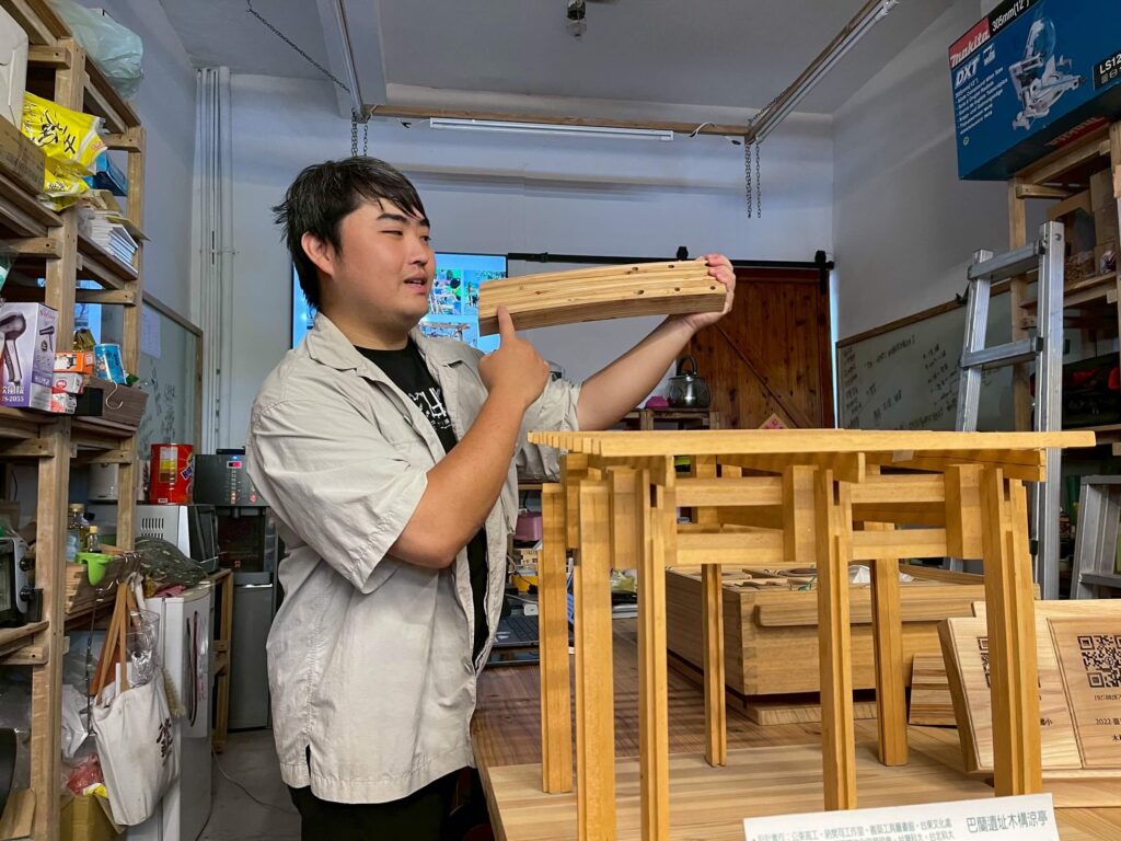 台灣義築協會高宏奕老師介紹國產木構材研製秘辛。(圖/國父紀念館提供)