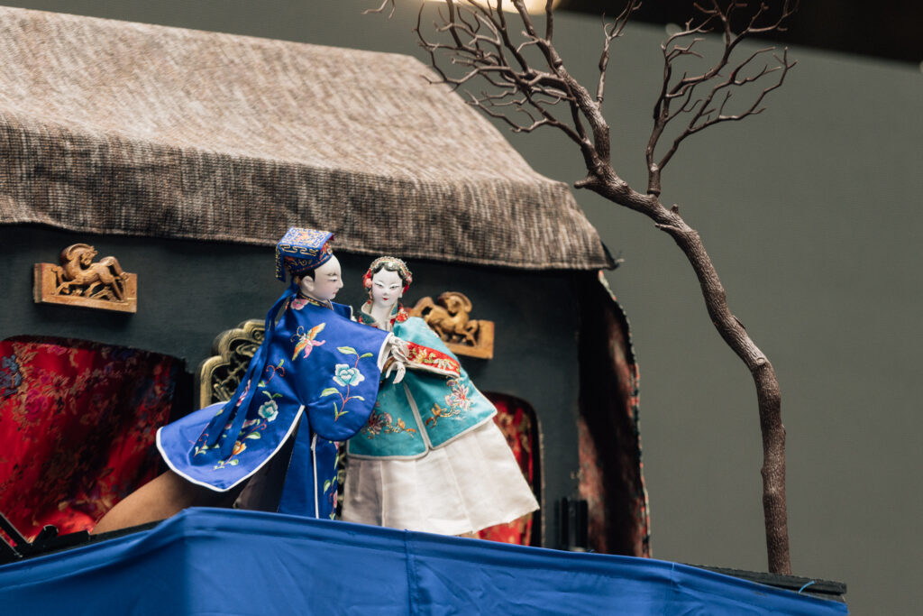 集藝戲坊《浪漫劍客葉不凡》為兒藝節記者會開場演出。(圖/臺北表演藝術中心提供)