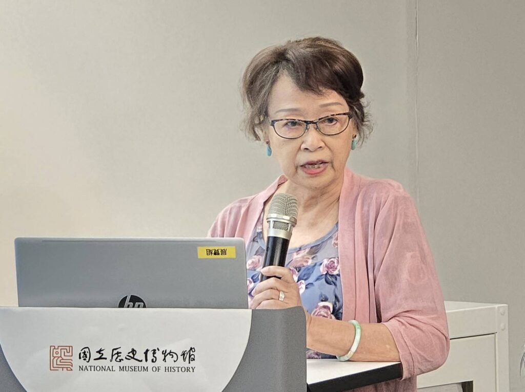 ▲水墨畫家陳若慧強調李奇茂大師的繪畫速寫能力與技藝高超,呈現藝術非凡特色與質感,進而帶給觀者無窮生命力。(記者 辛澎祥/攝)