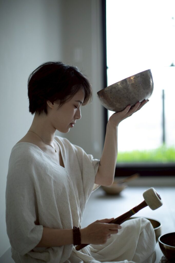 清水眷村文化園區推出頌缽音療體驗。(圖/文化局提供)