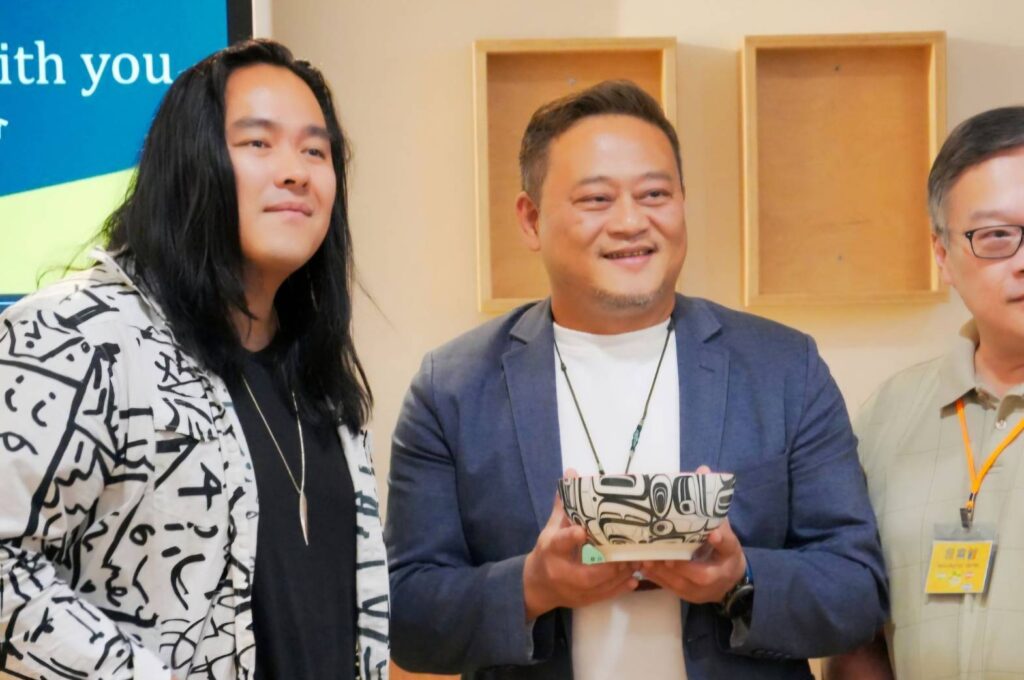 ▲社團法人臺灣加拿大協會負責人與貴賓合影留念。(圖/史前館 提供)