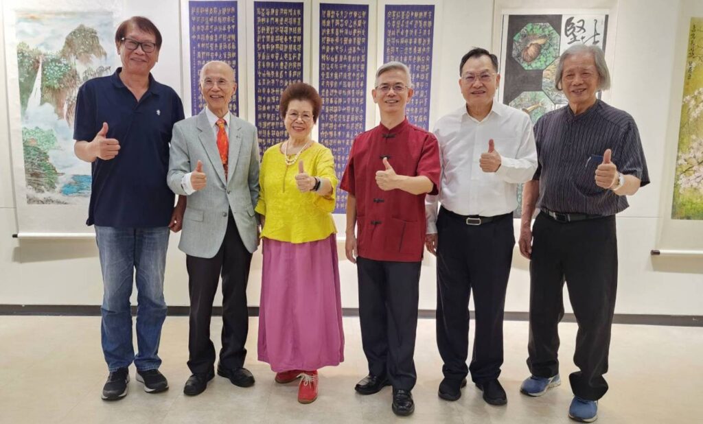 ▲出席聯展開幕式並致詞與全體參展藝術家共勉的貴賓與書畫界領導人,並在會後合影留念。(圖 大媒體新聞網/提供)