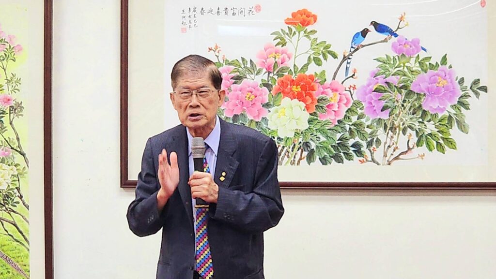 ▲天仁集團總裁李勝治認為王阿勉理事長推廣茶道與書畫藝術,在心靈的提昇同時,更是大家欣賞的福氣。(記者 辛澎祥/攝)