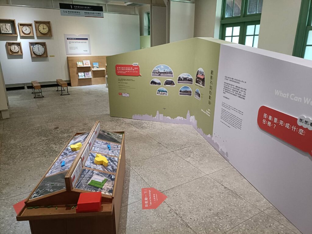 ▲特展展出的文物與資料,豐富與多元性強。(記者 辛澎祥/攝)