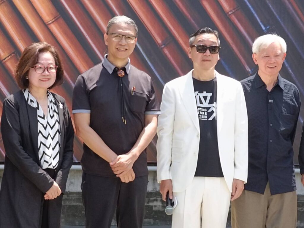 ▲工藝界的領導人為臺灣工藝大展活動站台,共同表達對臺灣工藝師與工藝原創的高度重視。(記者 辛澎祥/攝)