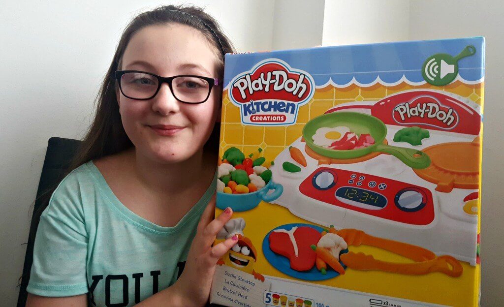 Play-Doh Kitchen Creations Review: Sizzlin' Stovetop 