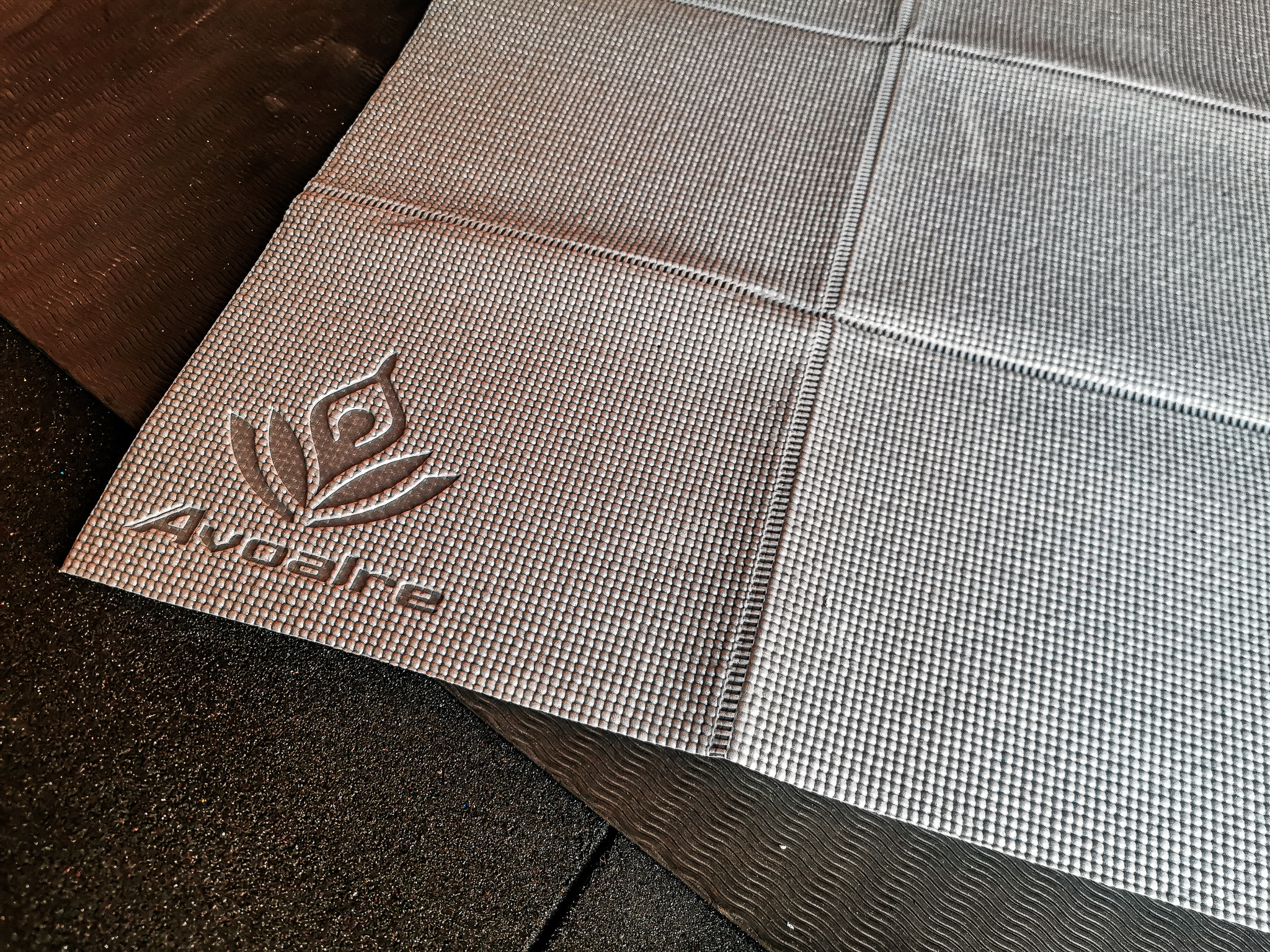 Foldable Yoga Mat?! Yoga Mat for Travel~  Yoga Mat Review-Avoalre Yoga  Mat Foldable 