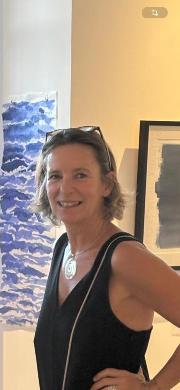 Port-Vendres (Place de l'Obélisque)/ Jusqu'au 23 août : plongez dans l'exposition "Bleu Lumière" d'Agnès Puig, à voir au Pavillon des arts